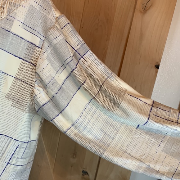 LulaRoe Clara Smock Blouse 1059 - Picture 3 of 8